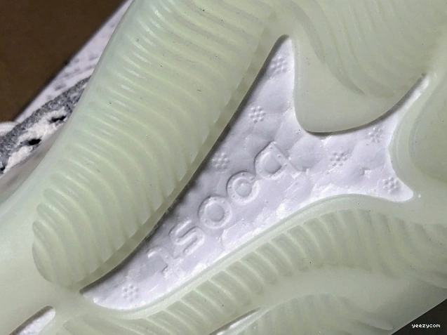 Alien FV3260 Adidas Yeezy Boost 380 0713